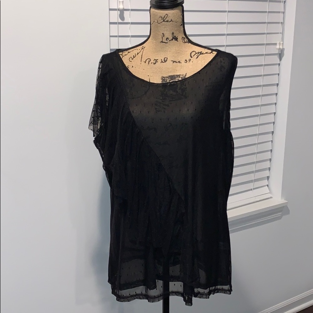 🦋Sejour Brand new top no sleeves